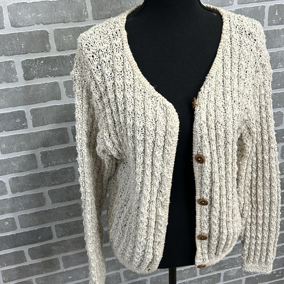 TRAVERSE BAY‎ WOOLEN COMPANY • VINTAGE CARDIGAN SWEATER • MADE IN THE USA - Picture 2 of 9